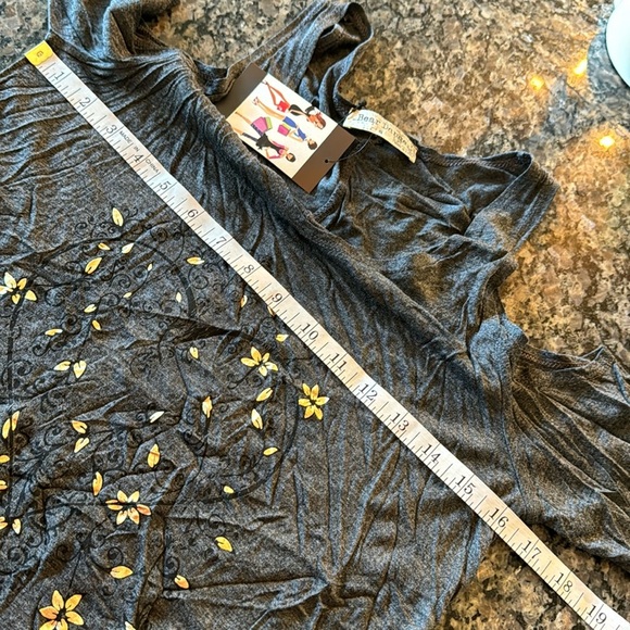 Bear Dance Heat gold flower cold shoulder tunic NWT S - Picture 9 of 11